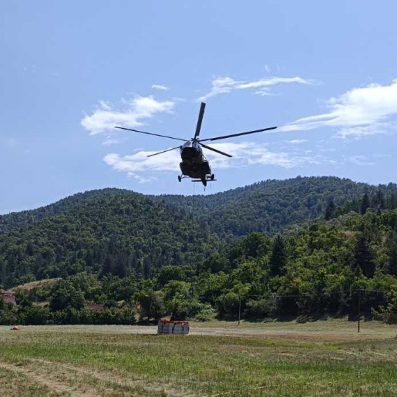 Vojska podigla helikopter: Mi-17 krenuo u borbu sa velikim požarom kod Kraljeva