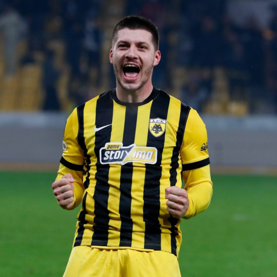 Gol Jovića u meču za prvi trofej u sezoni
