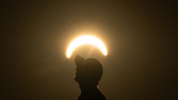 Snimak koji obilazi planetu: Da li je ovo najbolji kadar tokom pomračenja Sunca? VIDEO