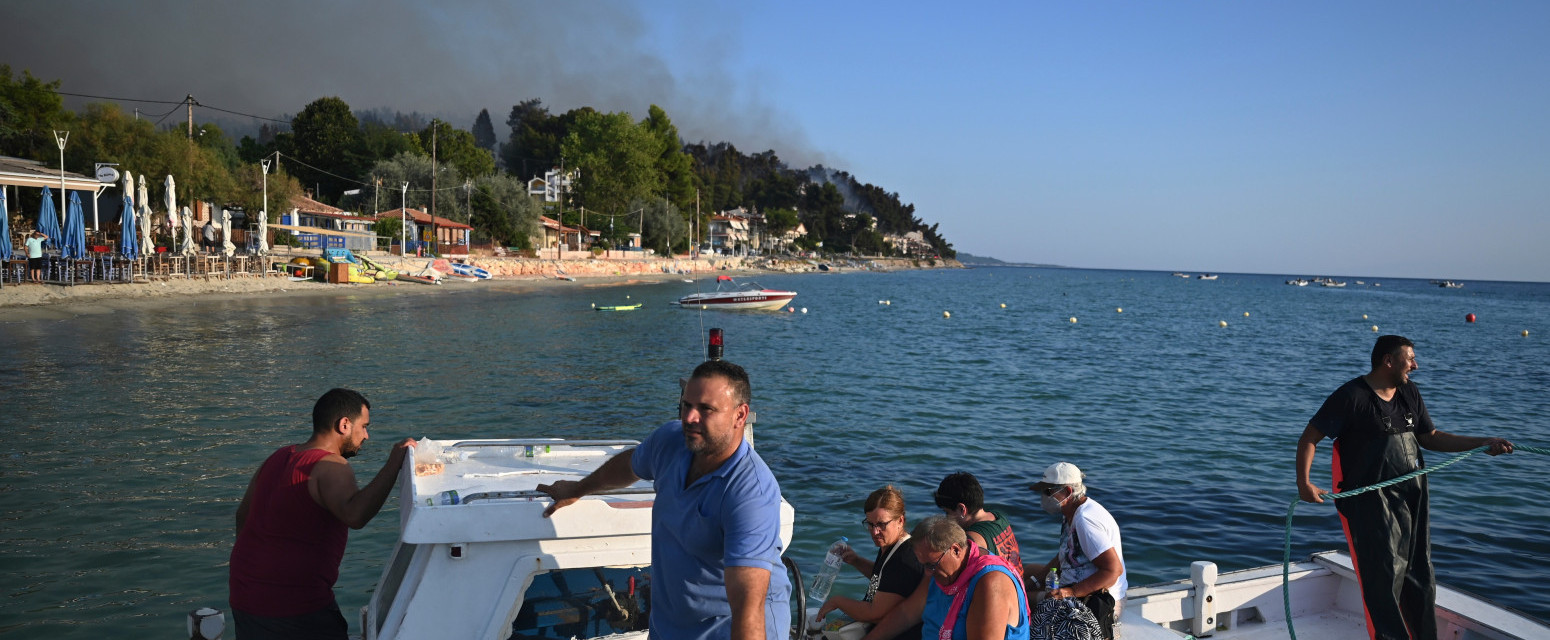 Drama na Halkidikiju: Požar pod kontrolom, ali stiže upozorenje koje brine sve FOTO