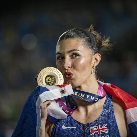 "Dva od četiri, bejbi!" – Britanka juri istoriju na EP
