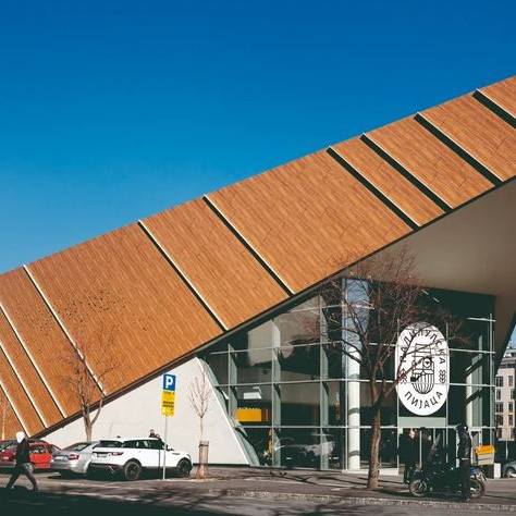 Puklo staklo na Palilulskoj pijaci: Oglasili se iz JKP "Beogradske pijace" – ulaz bezbedan, nova okna stižu