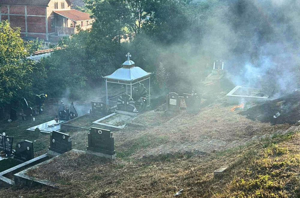 JKP Šumadija Kragujevac apeluje na građane na oprez prilikom paljenja sveća na grobljima