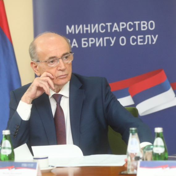 Krkobabić: "Stiže prava pomoć za preduzetnike u selima"; Potpisani ugovori za podršku razvoju privrede