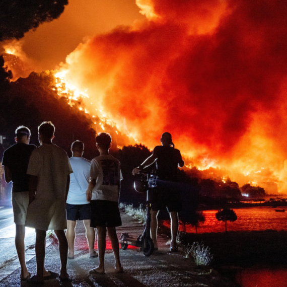 Novi veliki požar u Hrvatskoj; Objavljeni stravični snimci; Više od 2.000 ljudi evakuisano FOTO/VIDEO