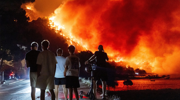 Novi veliki požar u Hrvatskoj; Objavljeni stravični snimci; Više od 2.000 ljudi evakuisano FOTO/VIDEO