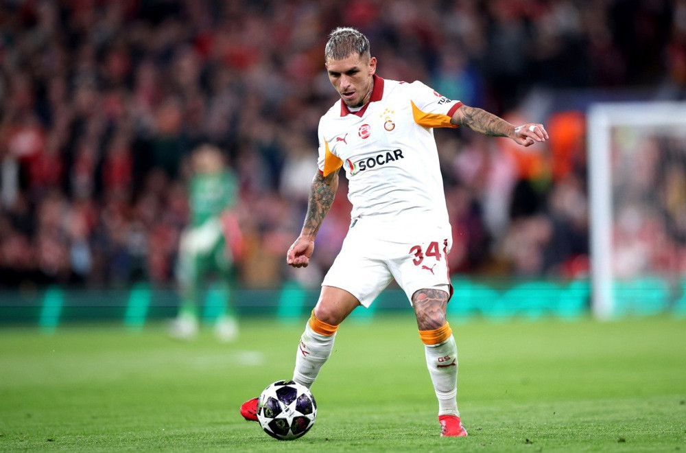Fudbaler Galatasaraja beži iz Istanbula – muškarac mu proganja suprugu VIDEO