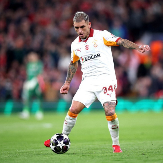 Fudbaler Galatasaraja beži iz Istanbula – muškarac mu proganja suprugu VIDEO