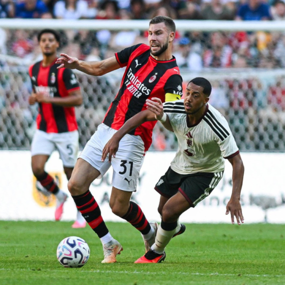 Milan pokazao snagu protiv Mančester junajteda
