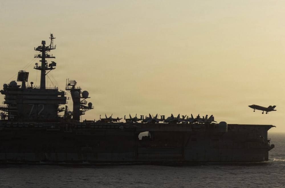 USS Abraham Lincoln odlazi