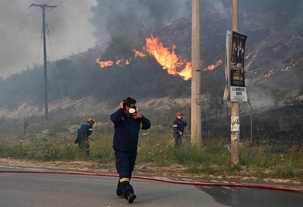 Uplatili ste letovanje, a tamo bukte požari? Ovo morate da znate pre nego što otkažete aranžman