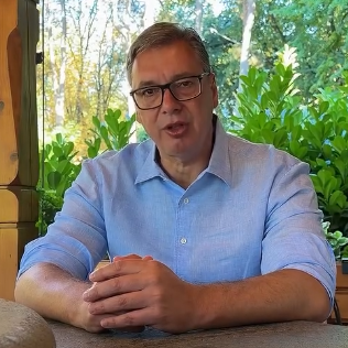 Vučić o jeftinijim lekovima: Država daje 32 miliona evra, to je trajna mera, ostaje zauvek VIDEO
