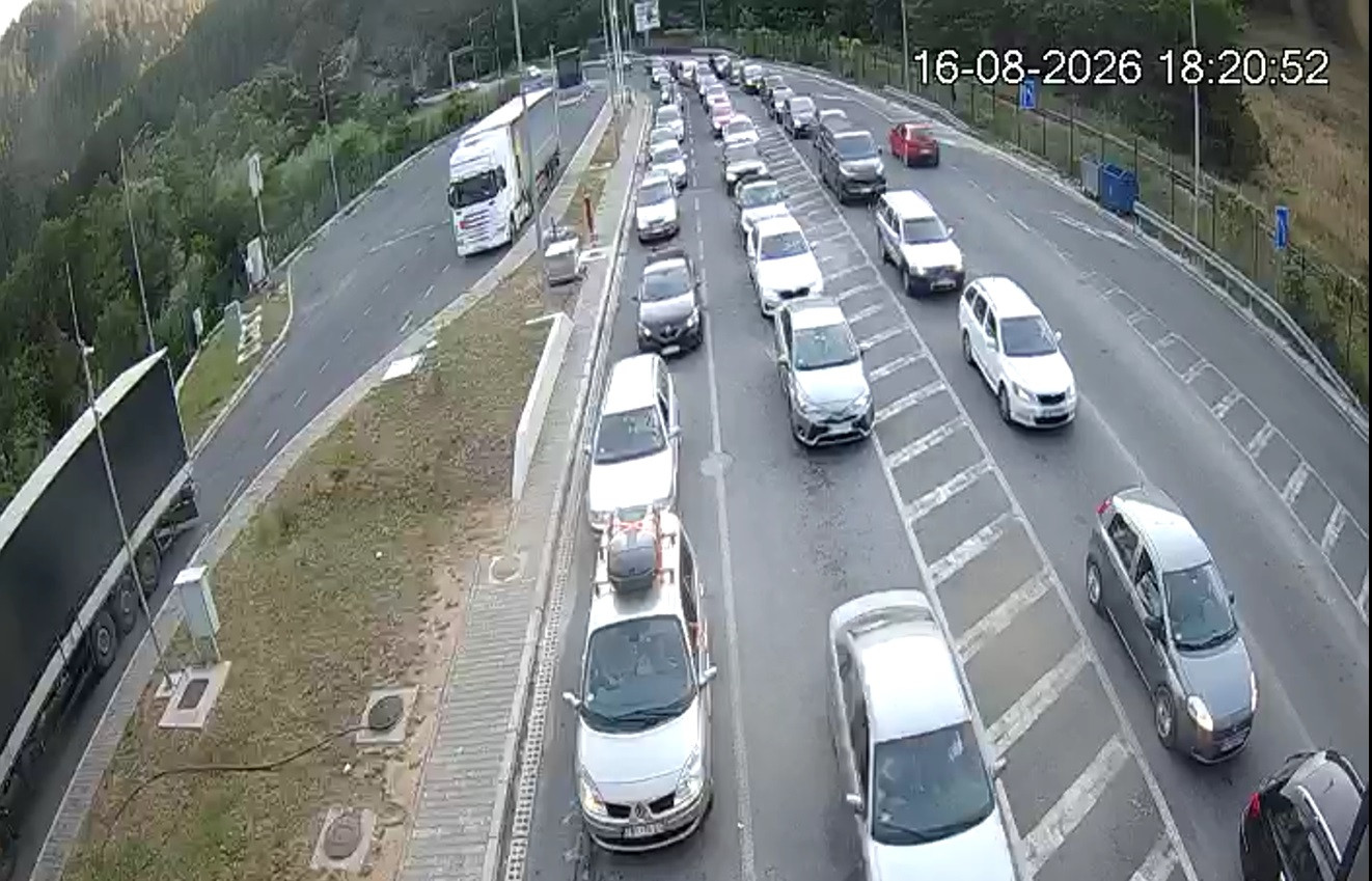 Kolaps na graničnom prelazu, formirana kilometarska kolona: Pitanje kad ćemo nastaviti put FOTO
