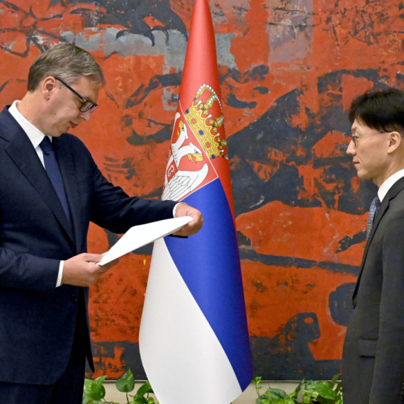 Vučić primio akreditivna pisma pet ambasadora Republike Koreje i Alžira; "Želim vam uspešan mandat" FOTO