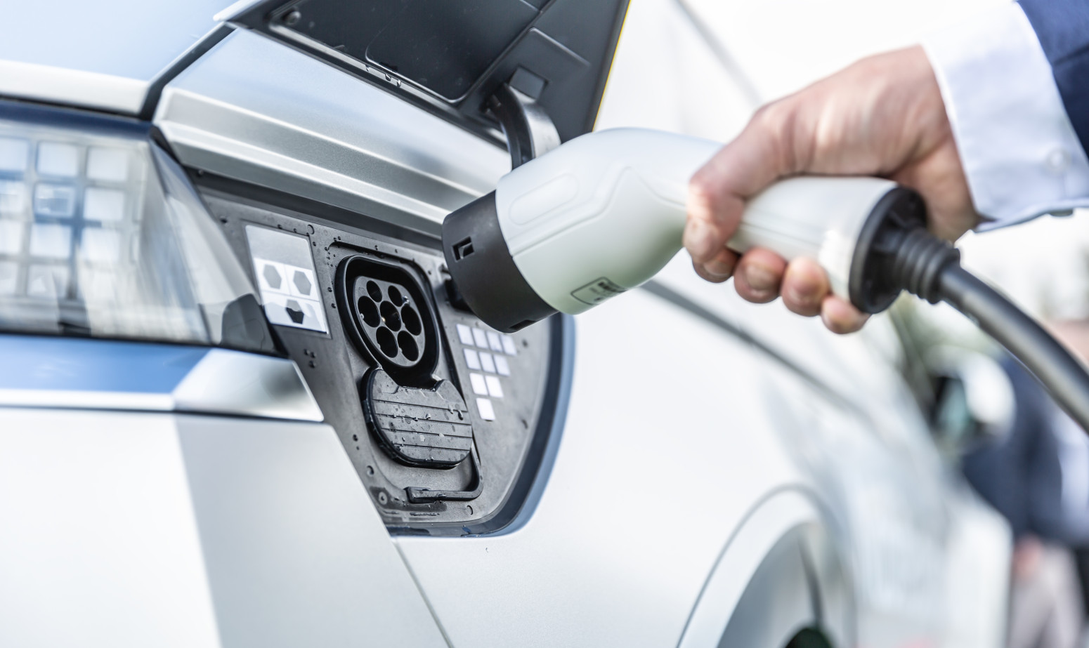Muka vam je u električnom automobilu? Ovo bi mogao da bude razlog