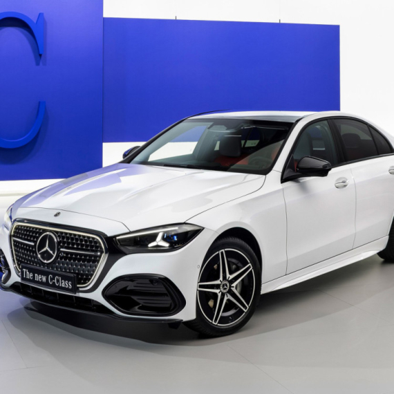 Mercedes otkrio unapređenu C-klasu, a najveća novost nije ni motor ni dizajn FOTO
