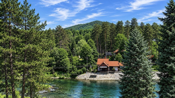 Banja u Srbiji ima specijalne terapije za krvne sudove, ali i okruženje koje će vas oduševiti FOTO