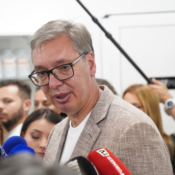 Jedna žena bila je presrećna zbog leka i zahvalila se Vučiću; "Sada ne mora da bira hrana ili lek"