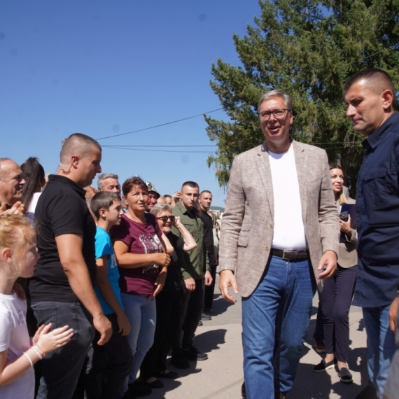 Devojčica bez roditelja zatražila pomoć; Vučić odmah obećao: "Pomoći ćemo i to za 48 sati"