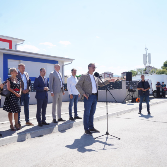 U vrtić Čarolija uloženo 137 miliona dinara; Vučić najavio: "Otvaramo bolnicu u Prokuplju, gradićemo auto-put"