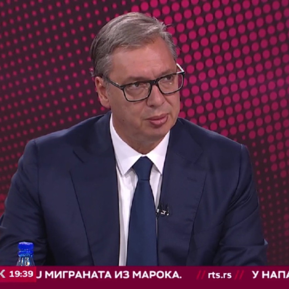 Vučić saopštio velike vesti: "Kompanija za baterije dronova u oktobru gradi fabriku u Inđiji"