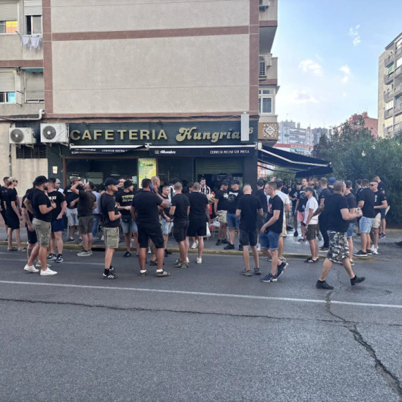 Napeto pred utakmicu: Grobari prošli pored navijača Hetafea VIDEO