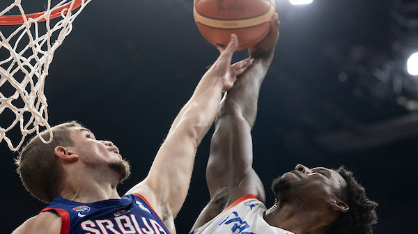 Trojke Dobrića i Avramovića, Jokić blista – Srbija na +10!