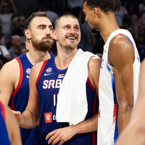Pobeda Srbije – Jokić dominirao protiv Vembija, Milutinov pratio, svi srećni! VIDEO