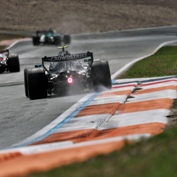 Antoneli najbrži na Zandvortu: Mercedes ispred Meklarena i Ferarija
