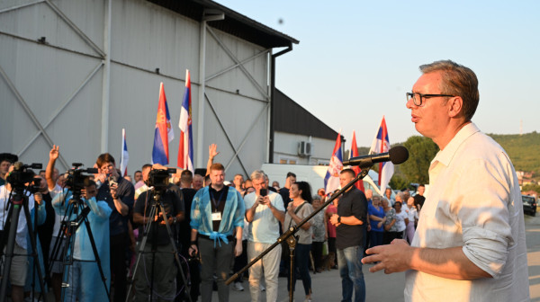 Vučić u Lebanu obišao firmu "Interfood S80": "Moramo da pomognemo privatnom sektoru" FOTO/VIDEO
