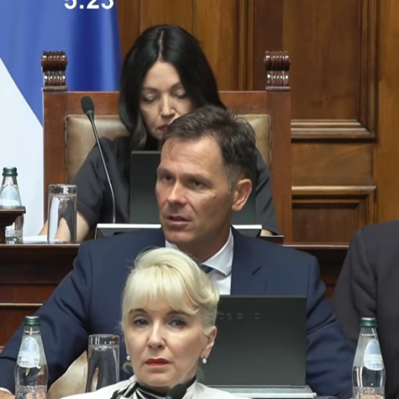 Danas vanredna sednica Skupštine Srbije; Mali: Dva osnova za rebalans budžeta