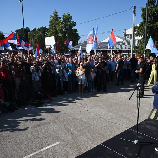Vučić u Kraljevu: "Za 15-20 dana kreću radovi na starom mostu preko Ibra" VIDEO