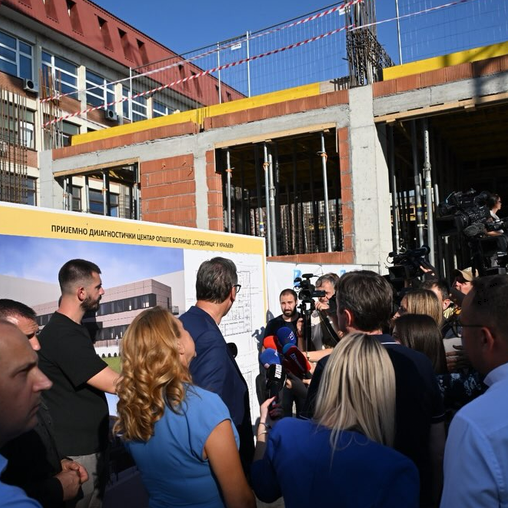Vučić obišao radove: "Kraljevo dobija jedan od najmodernijih dijagnostičkih centara" FOTO/VIDEO