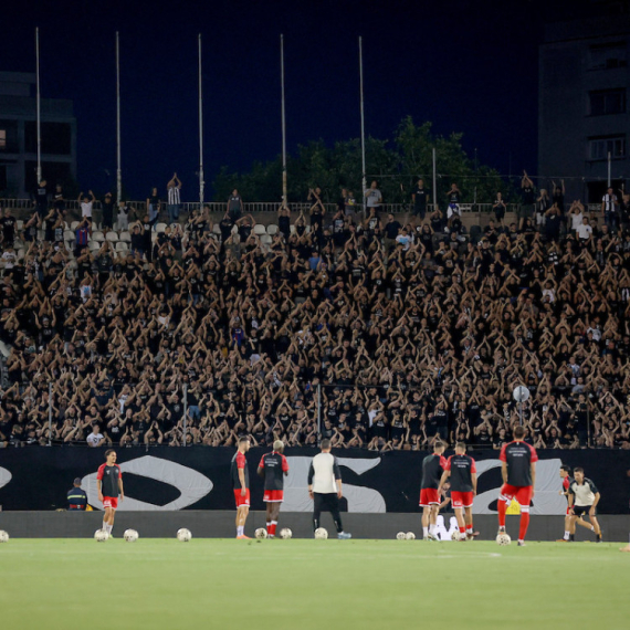 Grobari poslali snažnu poruku upravi: "Ne prihvatamo ostavke, ne damo Partizan!"