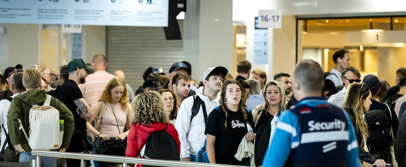 Jedan od najprometnijih aerodroma u Evropi u haosu: Ogromne gužve i odlaganje letova FOTO