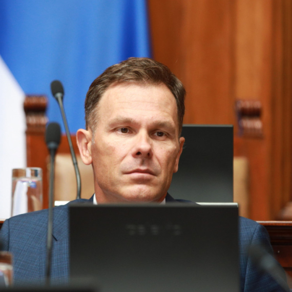 Mali: "Prosečna plata u junu 1.026 evra, realno porasla 9,4 odsto" VIDEO