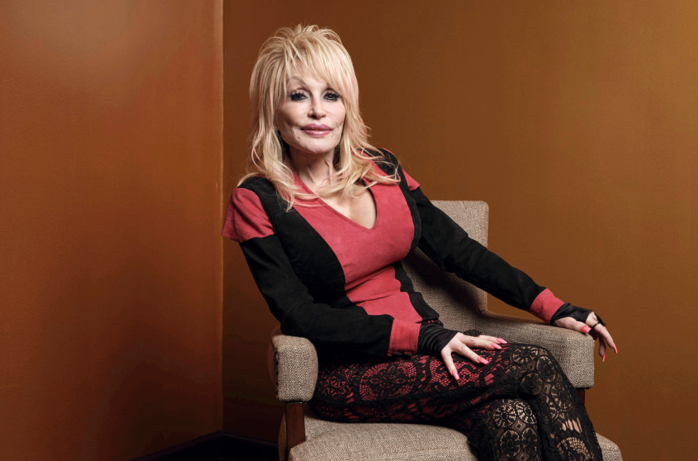 Ko je bila Doli Parton?; Od teškog detinjstva do najveće kantri zvezde