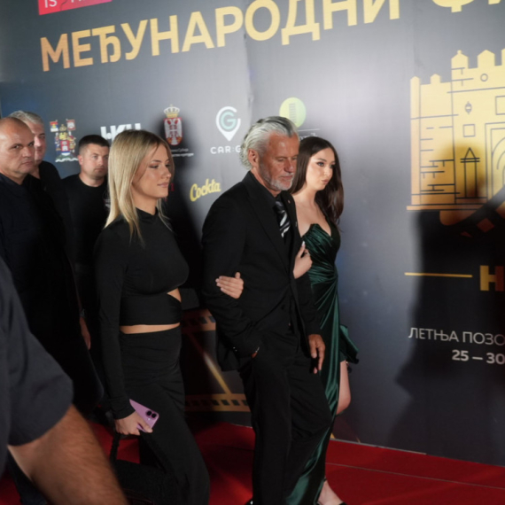 Svečano otvoren Međunarodni filmski festival u Nišu; Žan-Klod Van Dam poručio: "Volim Srbiju" VIDEO