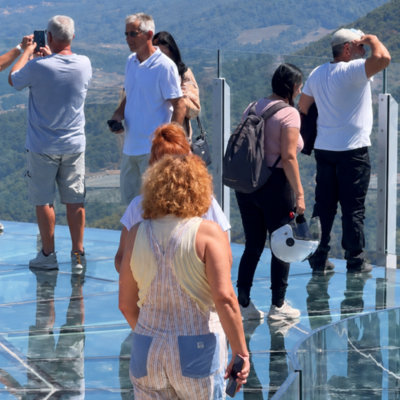 Vidikovac na Kablaru sve posećeniji: Glavna turistička atrakcija u Srbiji VIDEO