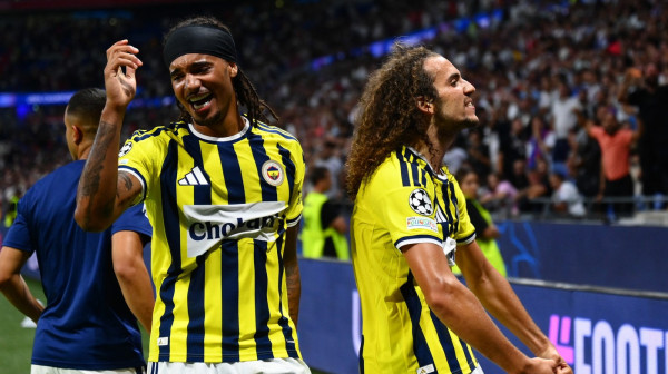 Skandal u LŠ: Guendouzi slavio pred navijačima Liona, igrači se potukli u tunelu VIDEO