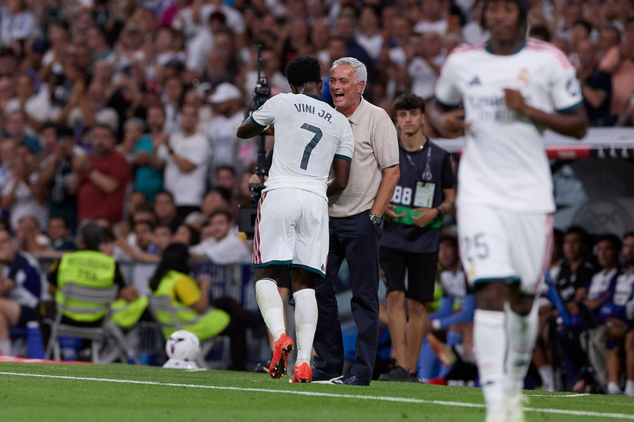 Bernabeu zviždao, Murinjo ne mari: Čisto ludilo VIDEO