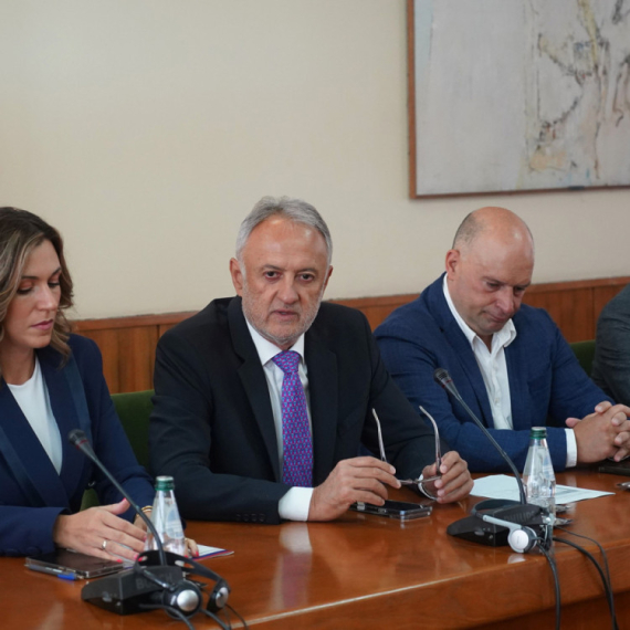 Ministarstvo sporta potpisalo ugovore sa 10 opština za unapređenje infrastrukture