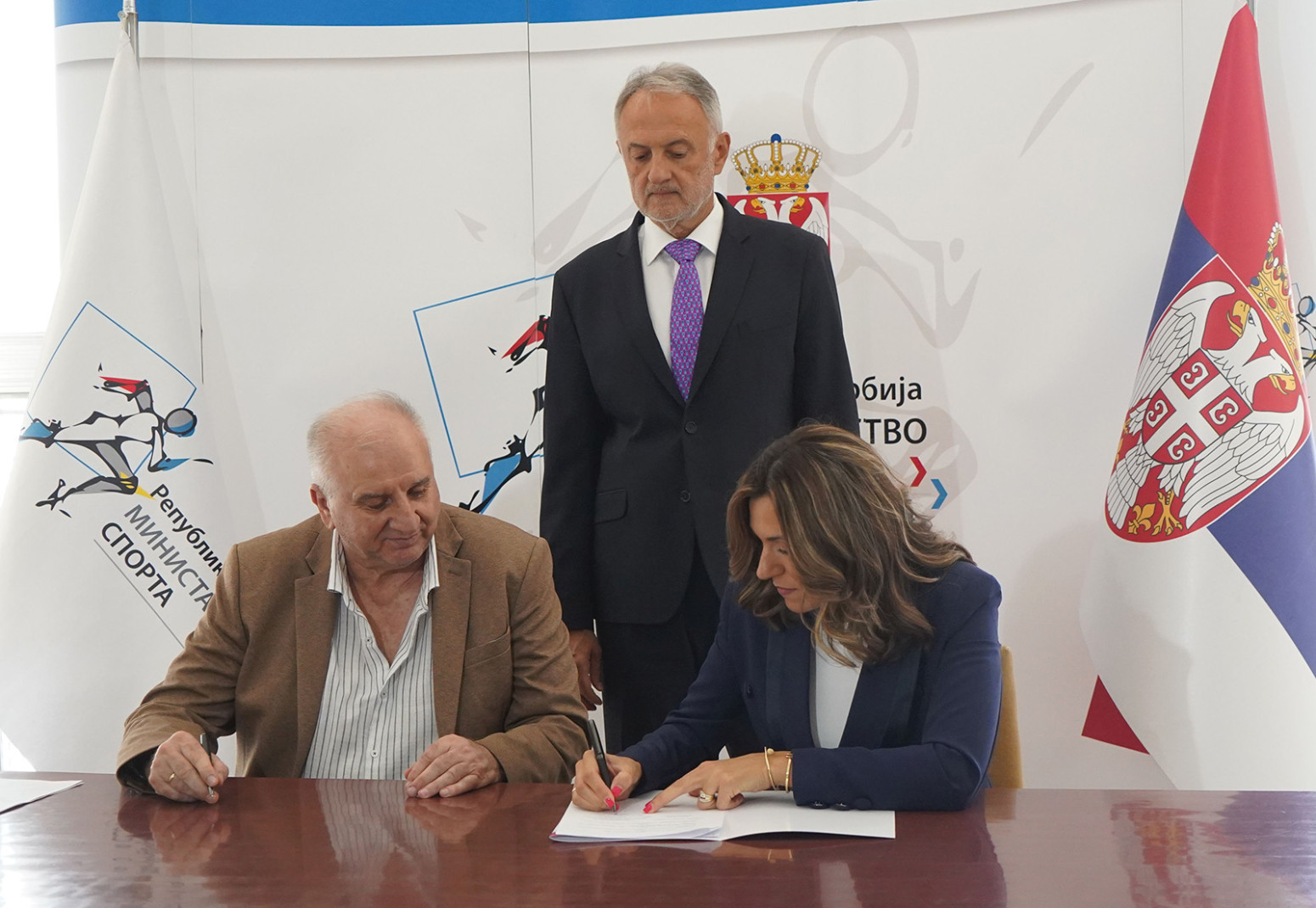 Ministarstvo sporta potpisalo ugovore sa 10 opština za unapređenje infrastrukture