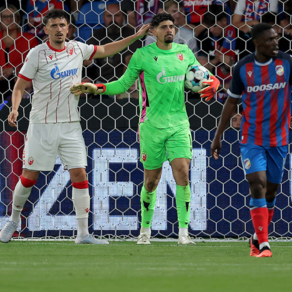 Zvezdi "visi" Liga Evrope – sa igračem manje više ne sme da primi nijedan gol! VIDEO
