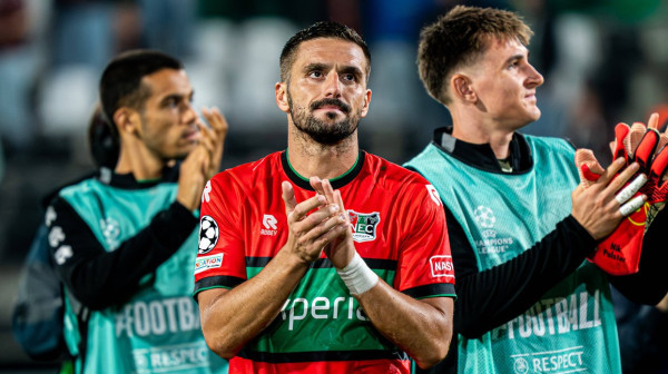 Tadić ide u Zagreb, Vlahović izbegao Torino