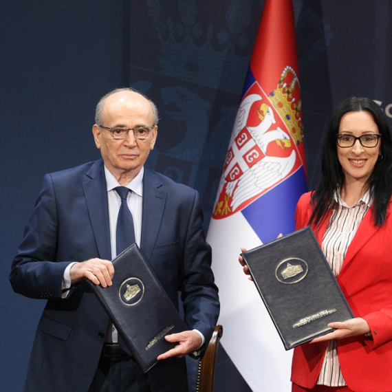 Žarić Kovačević i Krkobabić: "Majkama uskoro na raspolaganju više novca za kupovinu seoske kuće sa okućnicom"