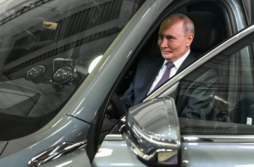 Putin provozao novu Volgu K50 FOTO