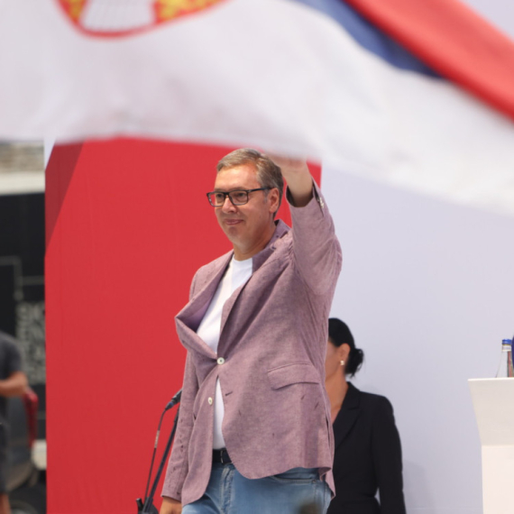 Vučić: "Naravno da ću doći u Novi Sad, očekujem desetine hiljada ljudi koji hoće da Srbije ide napred"