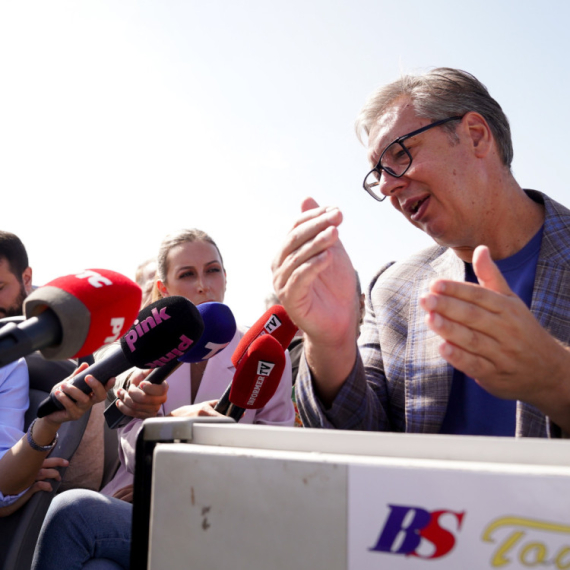Vučić o Hrvatima: "Na granici sa Srbijom pevaju stići će nas vaša ruka i u Srbiji..."