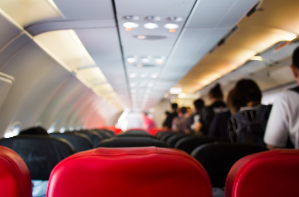Drama na grčkom aerodromu: Putnici pet sati proveli u avionu zbog kvara; Usledio totalni haos